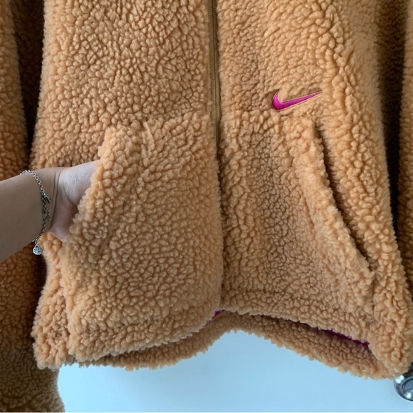 Nike women’s Teddy jacket - Picture 5 of 8